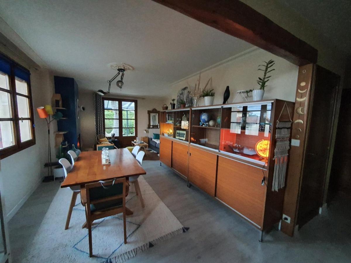 Bed and Breakfast A l'Ecole Buissonnière Lacrouzette Esterno foto