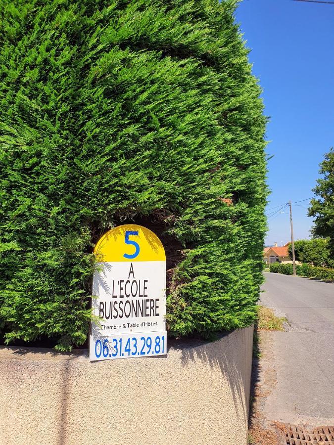 Bed and Breakfast A l'Ecole Buissonnière Lacrouzette Esterno foto