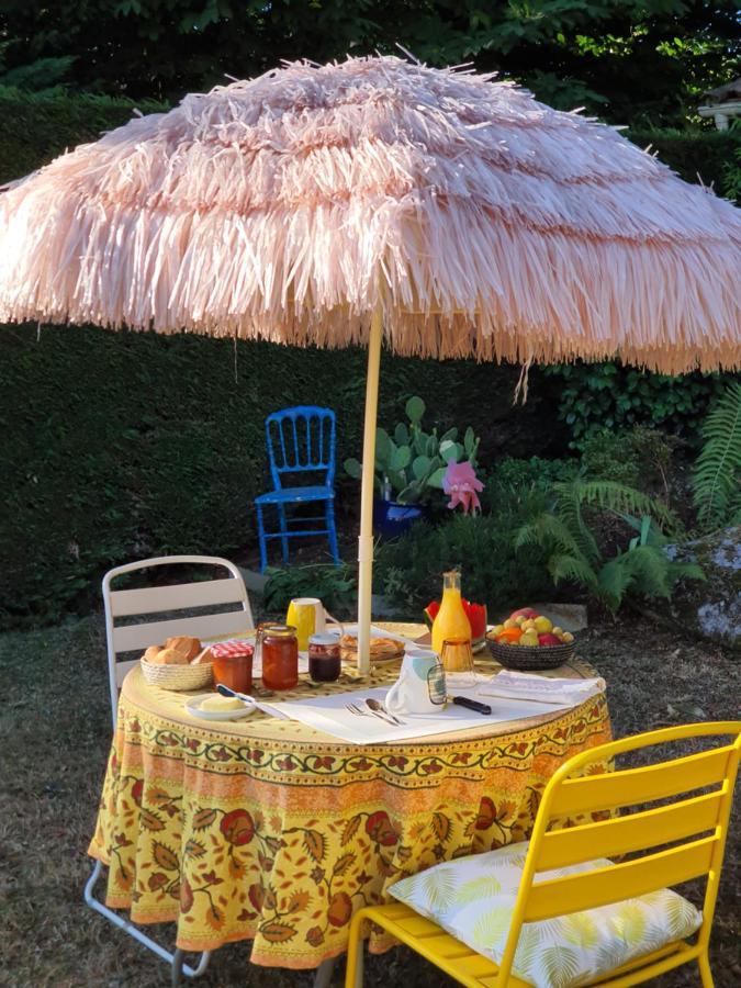 Bed and Breakfast A l'Ecole Buissonnière Lacrouzette Esterno foto